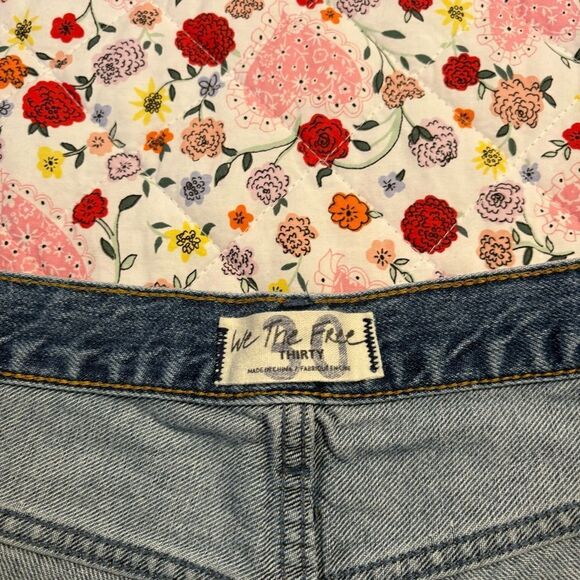 We The Free button fly denim distressed short - Picture 3 of 5